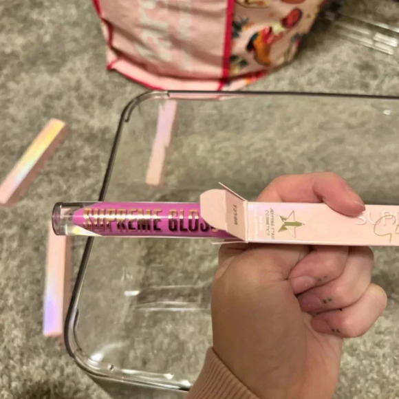 Queen Supreme Jeffree Star Supreme Gloss - 2 Available - NWT - Neon Pink - Picture 7 of 14